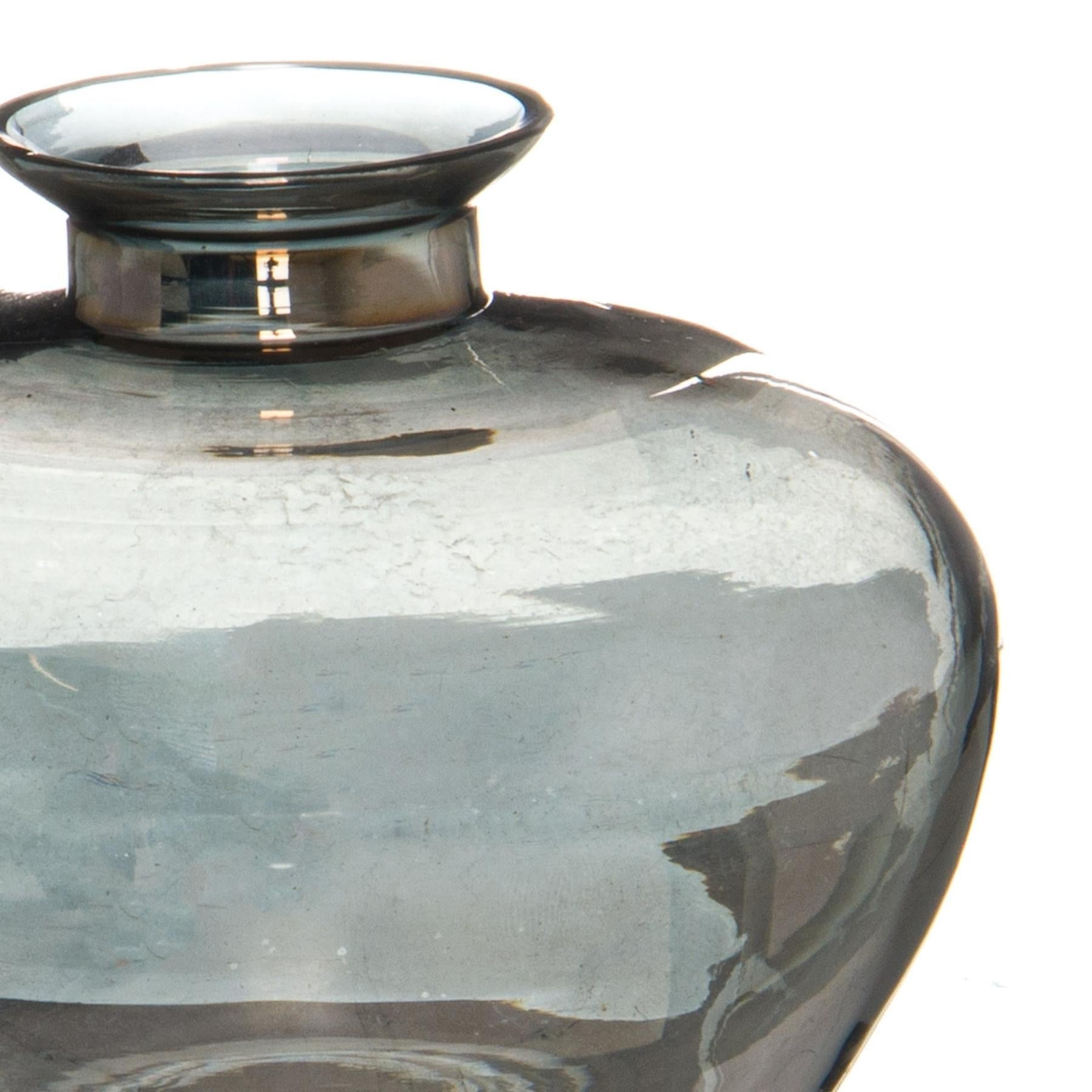 Smoked Midnight Stem Bud Vase