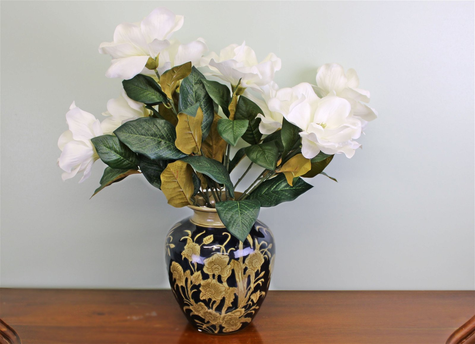 Ceramic Embossed Vase, Regal Design 25cm
